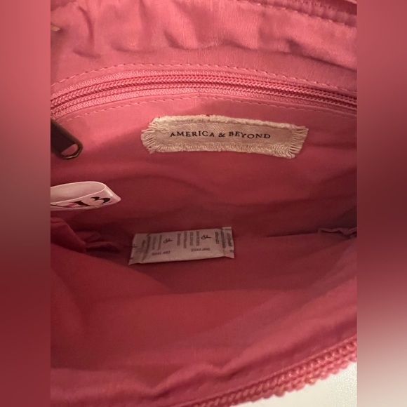 America & Beyond Pink Clutch - Picture 4 of 6